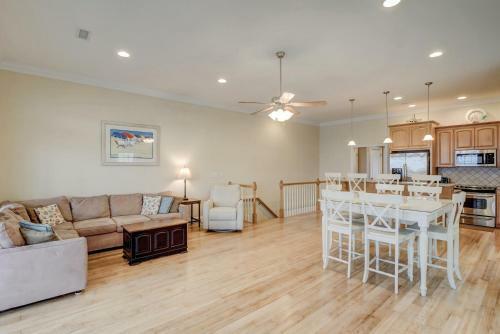New Listing! Oceanfront Oasis With Sparkling Pool Townhouse