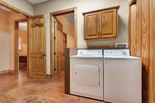 Tuckaway Retreat