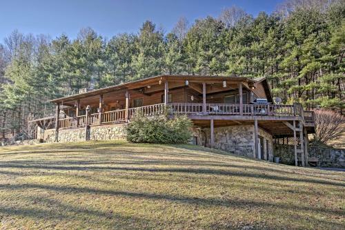 Emerald Gate Farm Cabin Nestled On 13 Acres!