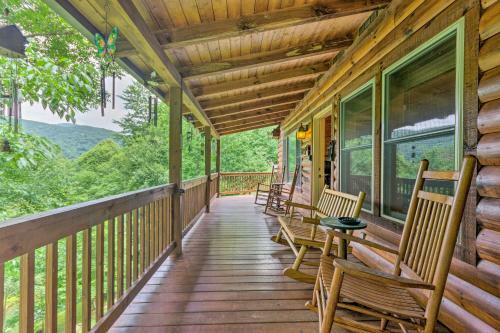 Luxe Mtn-view Maggie Valley Home With 2 Decks!