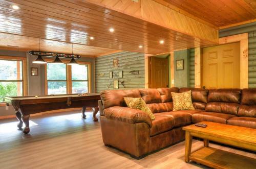 Rippling Waters Lodge Cabin