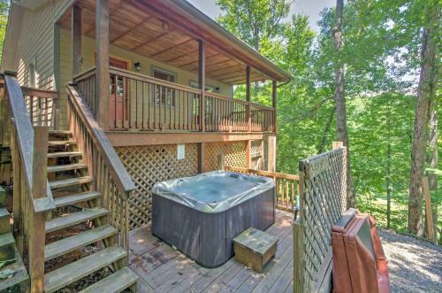 Charming Fox Den Cabin In Whittier With Hot Tub!