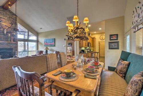 Apartamento Green Shadows Scenic Whittier Condo With Fireplace!
