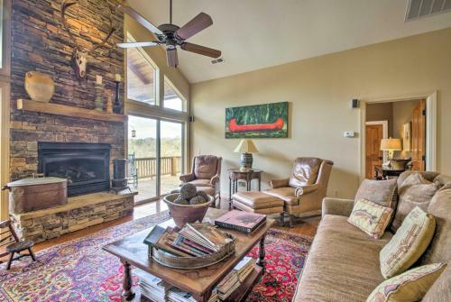Apartamento Green Shadows Scenic Whittier Condo With Fireplace!