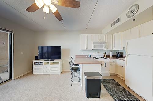 Apartamento New Listing! Downtown Riverfront Condo With Balcony Condo