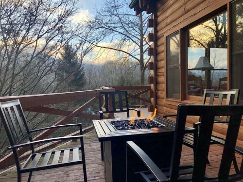 Shady Ridge Lodge Cabin