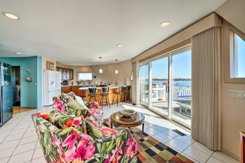 Atlantic Coast Dome Home Across From Sound With View