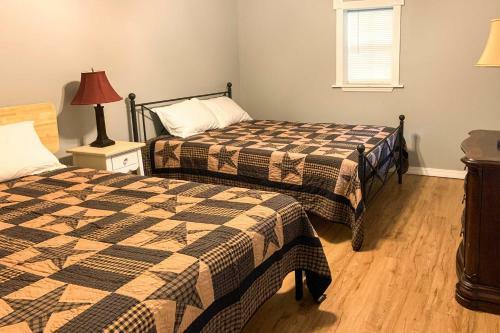 Rustic Cabin With Hot Tub - 7 Miles To Hocking Hills