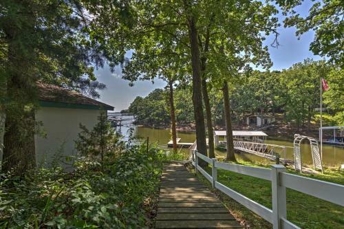 Updated Grand Lake Cottage With Patio And Pool Access!