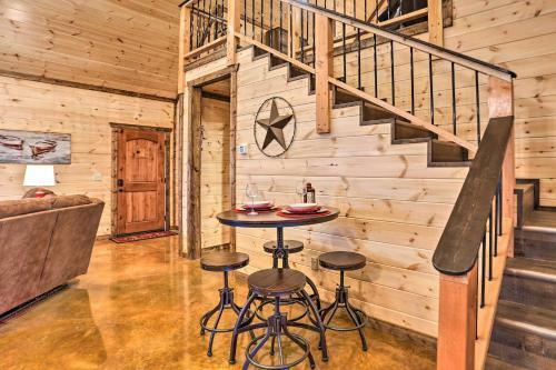 The Breeze Forested Oasis With Hot Tub And Deck!