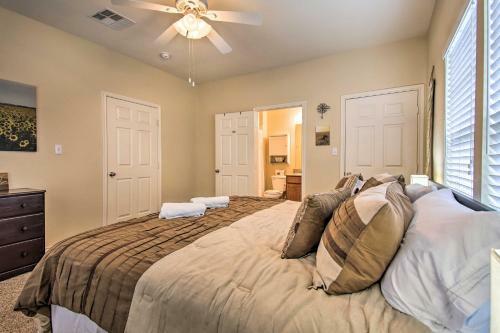 Spacious Townhome, Walk To Lake And Restaurant!