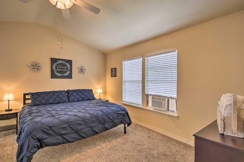 Spacious Townhome, Walk To Lake And Restaurant!