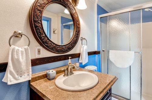 Apartamento Astoria Painted Lady Historic Apt With River View!