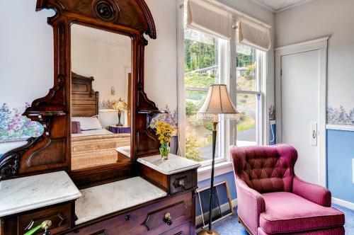 Apartamento Astoria Painted Lady Historic Apt With River View!