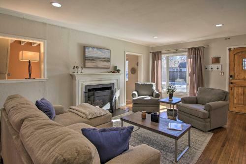 Stylish Tulsa Home Walk To Gathering Place!