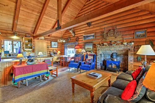 Private Log Cabin In Bend With Deschutes River View!