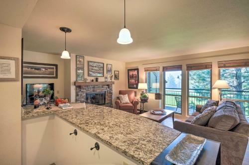Apartamento Bend Condo With Deck, Resort-style Amenities And Views!