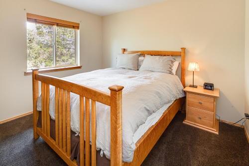 Lovely Bend Retreat With Private Patio & Firepit Home