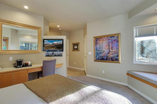 River Ridge Two-bedroom Condos