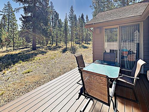 New Listing! Spacious Sunriver Haven With Hot Tub Home