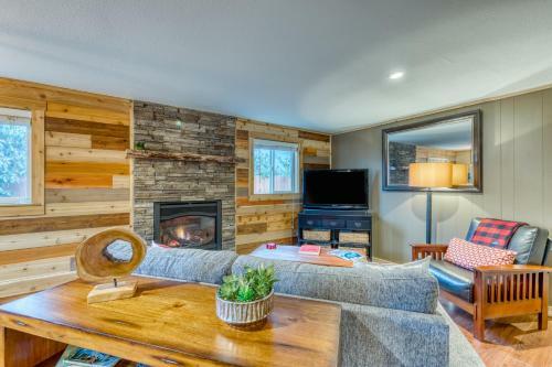 Cozy Coleman St. Cottage