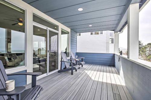 Modern Retreat With Deck, Hot Tub And Ocean View!