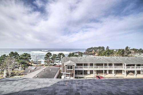 Modern Retreat With Deck, Hot Tub And Ocean View!