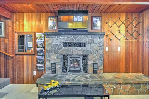 Inviting Mt Hood Cabin With Deck 1 Mi To Skibowl!