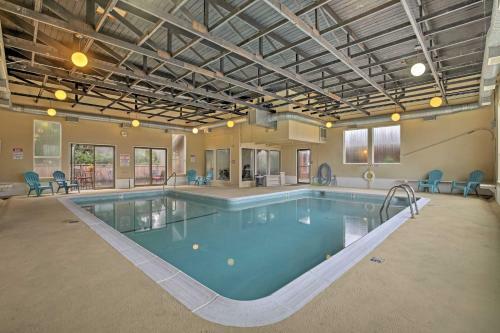Apartamento Spacious Resort Condo - Steps To Lincoln Beach!