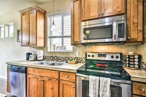 Charming Portland Home With Yard 9mi To Downtown