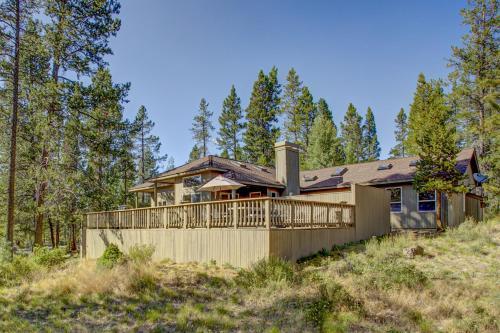 Stunning Retreat- Hot Tub, Sharc Access, 2 Masters Home