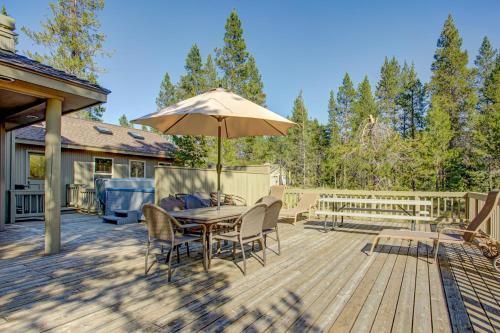 Stunning Retreat- Hot Tub, Sharc Access, 2 Masters Home