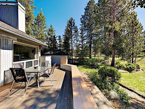 New Listing! Sunriver Gem On Woodlands Golf Course Home