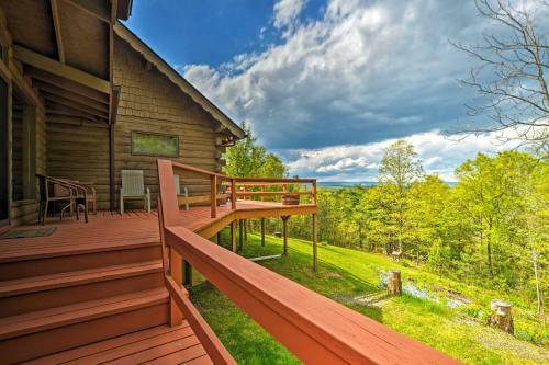 Bedford House With Deck, Views And Finished Basement!