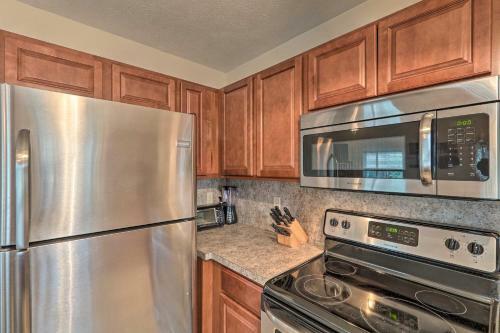 Family Poconos Escape With Community Amenities!
