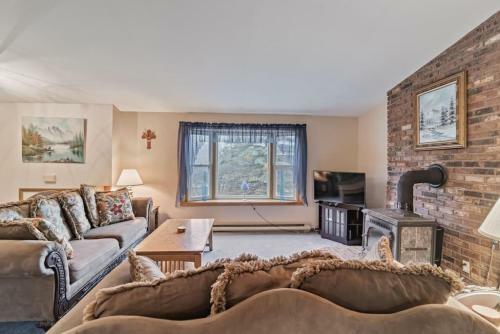 Bed & Breakfast Hickory Haven-poconos-sleeps 11-gameroom