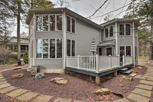 Luxe Escape On Lake Towamensing With Game Room!