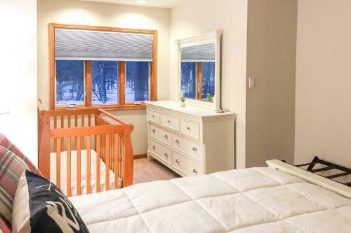 Luxe Escape On Lake Towamensing With Game Room!