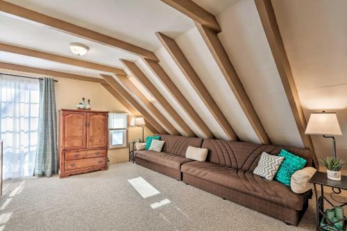 Pet-friendly Pocono Mtn Escape In Stroudsburg!