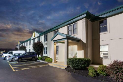 Motel Super 8 By Wyndham Harrisburg Hershey West
