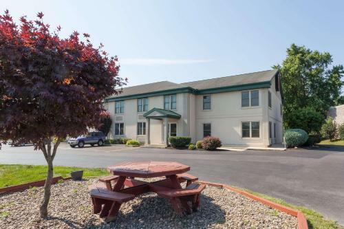 Motel Super 8 By Wyndham Harrisburg Hershey West