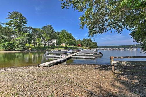 Peaceful Home With Deck Near Lake Wallenpaupack!