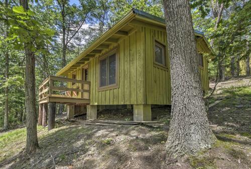 Cabin With Deck And Ranch - 1 Mi To Raystown Lake!