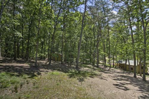 Cabin With Deck And Ranch - 1 Mi To Raystown Lake!