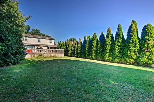 Charming Amish Country Home With Private Pool And Bbq!