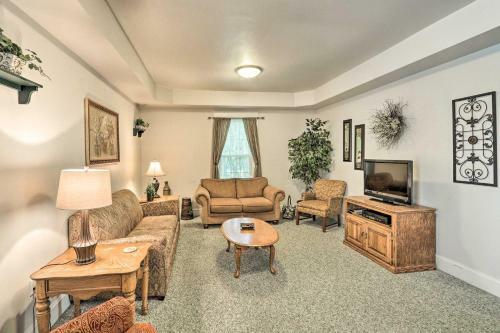 Charming Amish Country Home With Private Pool And Bbq!