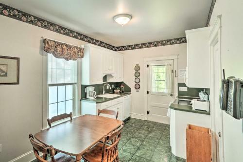 Charming Amish Country Home With Private Pool And Bbq!
