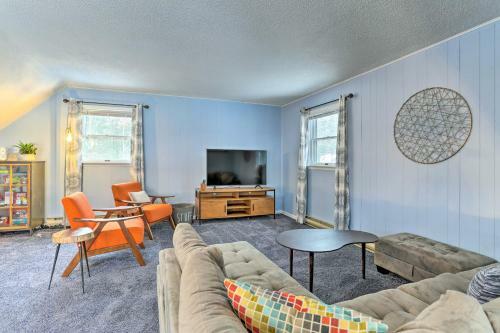 Charming Lake Ariel Cabin With Resort Amenities