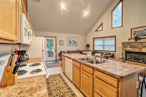 Lake Harmony Home With Hot Tub, Deck And Game Room