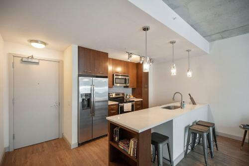 Apartamento Luxury Retreat + Amenitized Building
